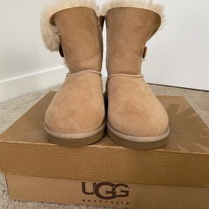 Bailey button Uggs